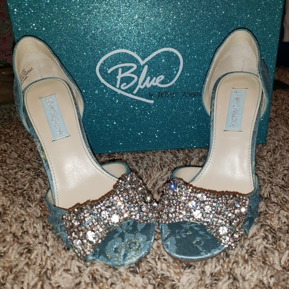 NEW Betsey Johnson "Blue" dress heels size 6.5